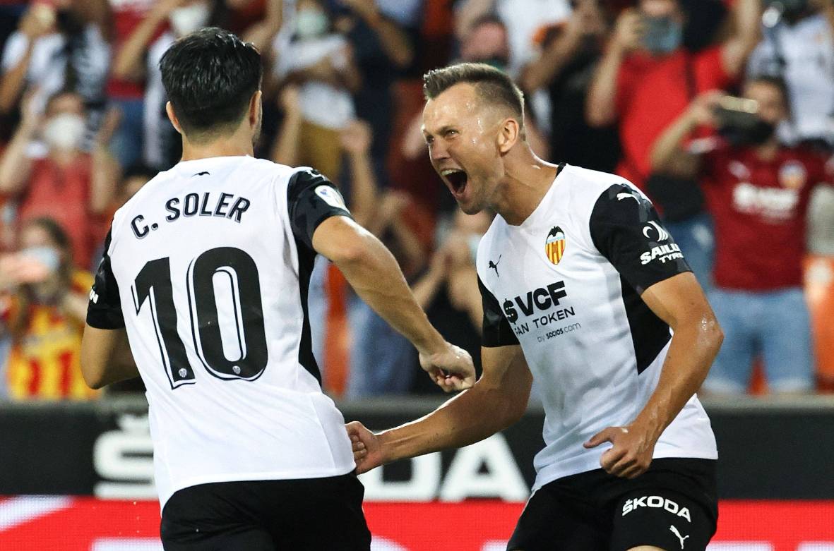 格拉纳达队再胜,保持不败战绩 格拉纳达队再胜,保持不败战绩