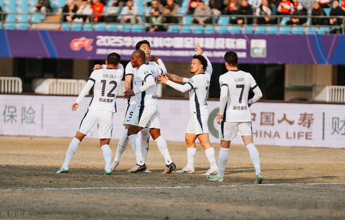 纷争连连,国内足球联赛争夺白热化!的简单介绍 纷争连连,国内足球联赛争夺白热化!的简单介绍