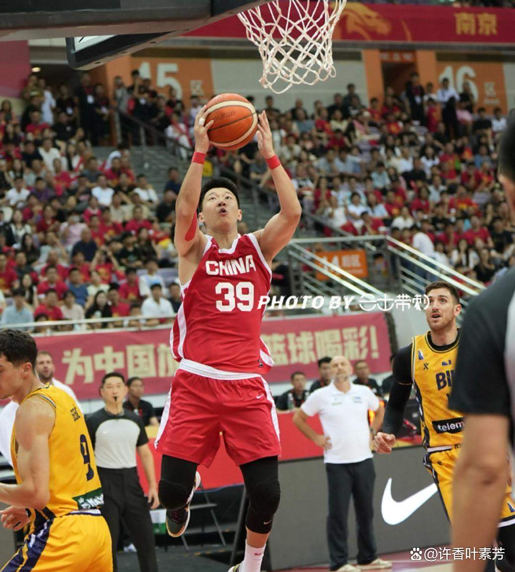 篮球职业联赛中球队实力均衡,悬念重重 篮球职业联赛中球队实力均衡,悬念重重