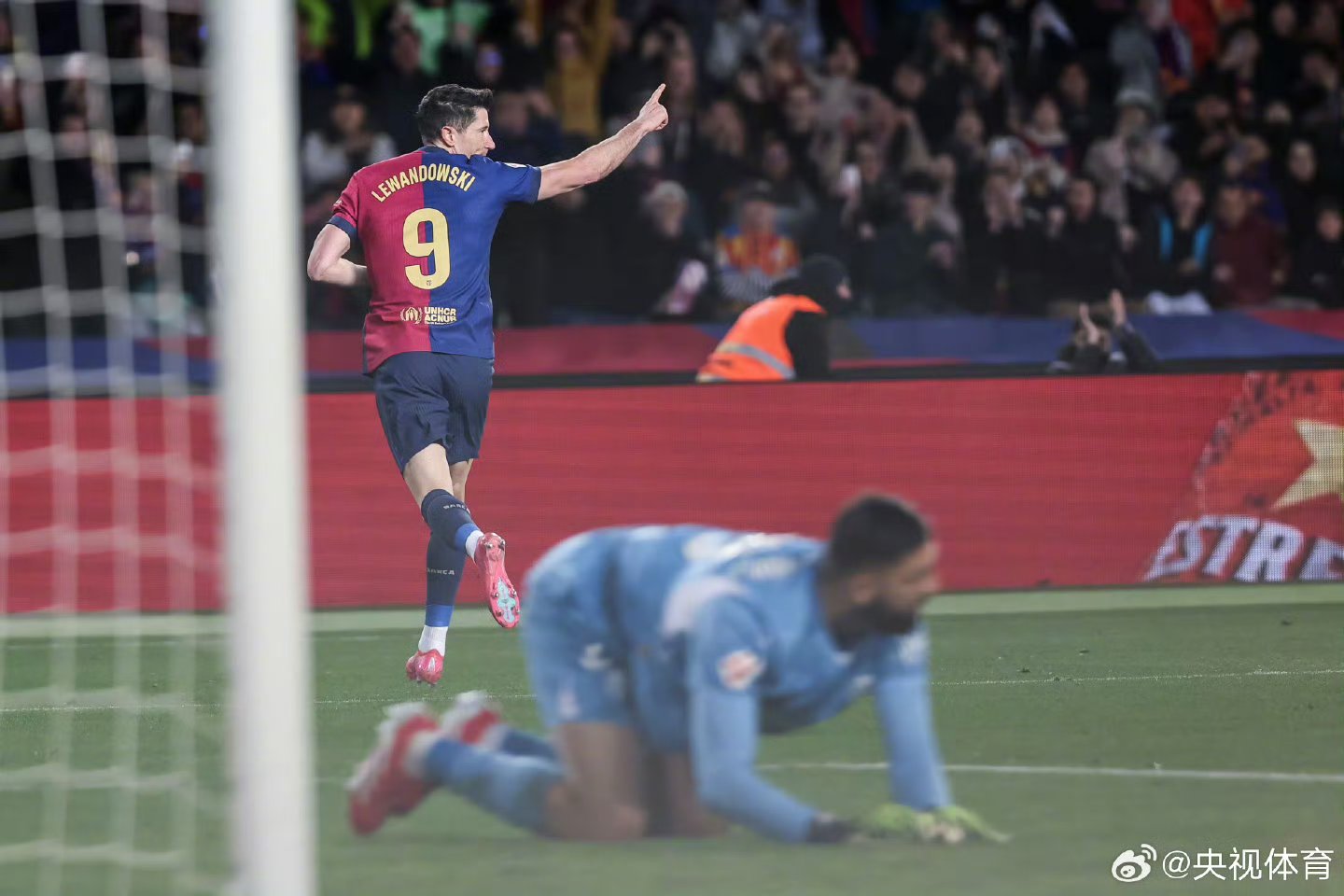 曼联激胜瓦伦西亚,实力碾压对手 曼联激胜瓦伦西亚,实力碾压对手