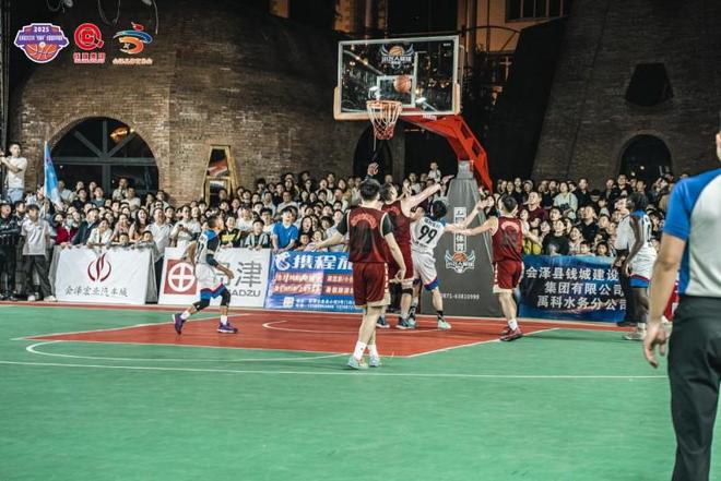 云南男篮在比赛中表现出色,取得胜利 云南男篮在比赛中表现出色,取得胜利